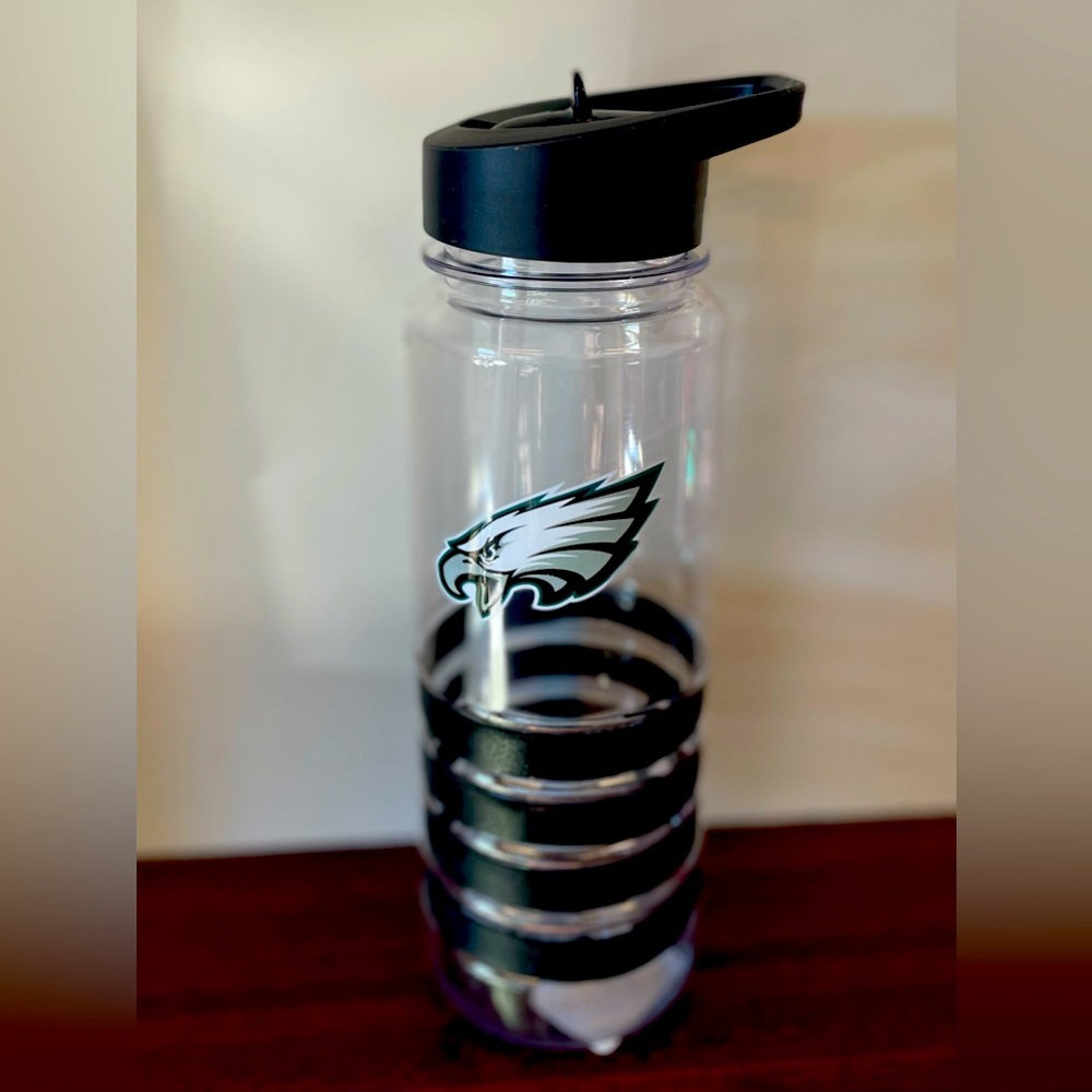 “NFL OFFICIAL GEAR” WATER BOTTLE PHILADELPHIA EAGLES 🦅